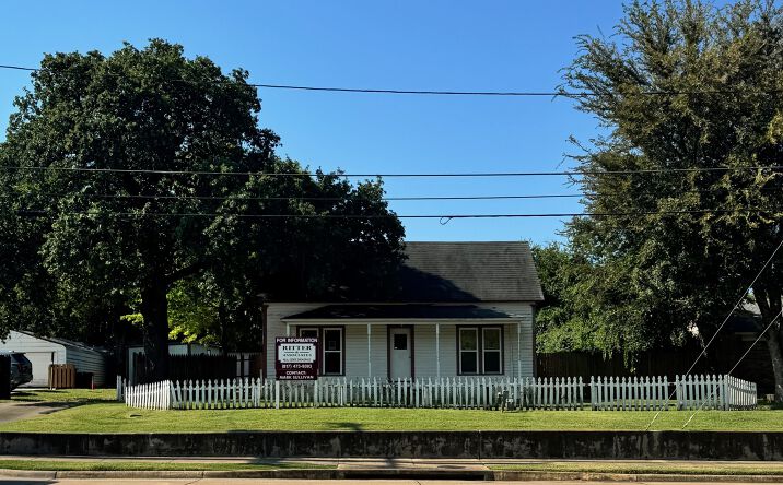 Pictures of Retail, Office property located at 306 E. Broad Street, Mansfield, TX 76063 for sales - image #1