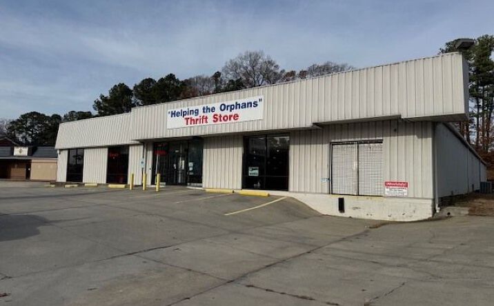 Pictures of Retail property located at 1027 Pamalee Dr, Fayetteville, NC 28303 for sales - image #1
