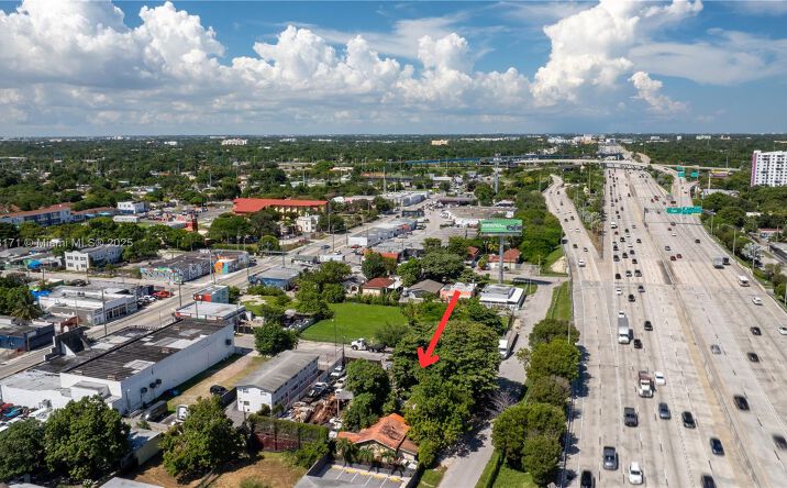 Pictures of Multifamily property located at 652 NW 31st St, Miami, FL 33127 for sales - image #1