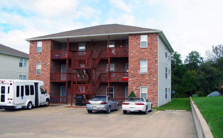image of property at 1004 W ROYLE ST Richmond MO 64085-1560