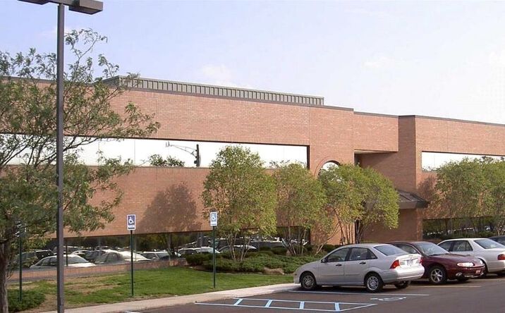 Pictures of Office property located at 28580 Orchard Lake Rd, Farmington Hills, MI 48334-2976 for sales - image #1