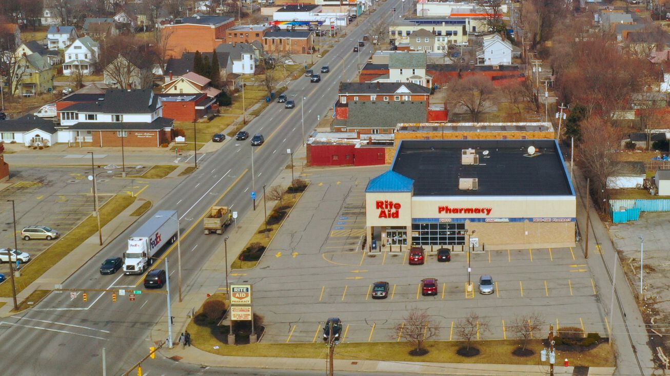 2709 Broadway, Lorain, OH 44055