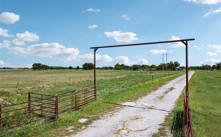 Pictures of Land property located at Yale Avenue, Bixby, OK 74008 for sales - image #1