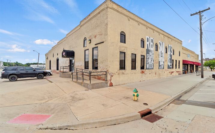 Pictures of Mixed Use property located at 230 N Broadway, Ada, OK 74820 for sales - image #1