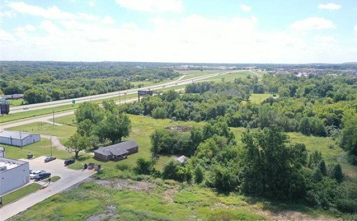 Pictures of Land property located at 11608 S Union Avenue, Jenks, OK 74037 for sales - image #1