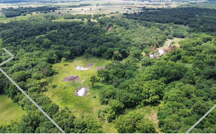 Pictures of Land property located at 11185 E Gray Hill, Milburn, OK 73450 for sales - image #1