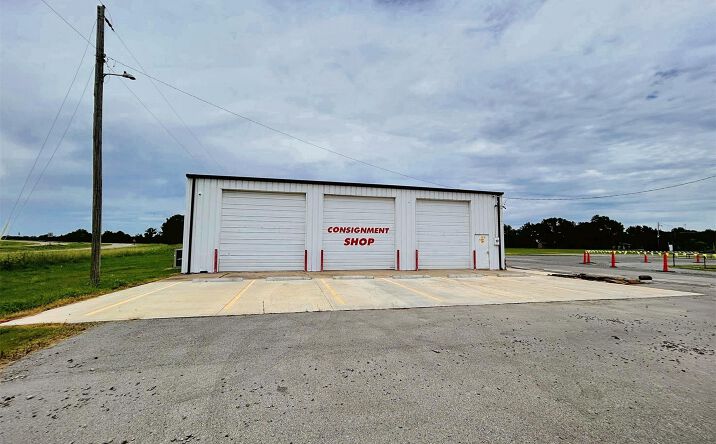 Pictures of Mixed Use property located at 120 W Peak Boulevard, Muskogee, OK 74401 for sales - image #1