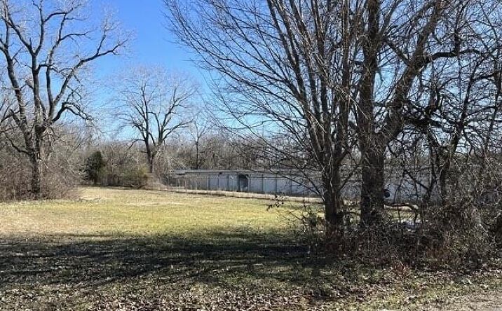 Pictures of Land property located at N Columbia Avenue, Tulsa, OK 74110 for sales - image #1