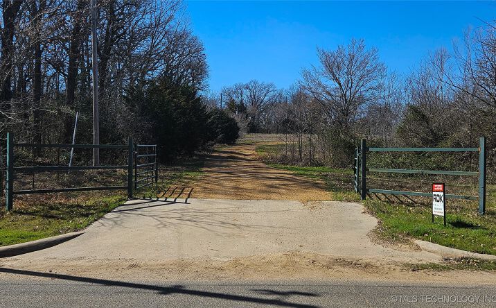Pictures of Land property located at 501 N Western Avenue, Tishomingo, OK 73460 for sales - image #1