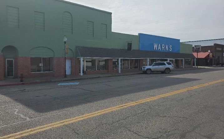 Pictures of Retail property located at 507 W Broadway Street, Okemah, OK 74859 for sales - image #1