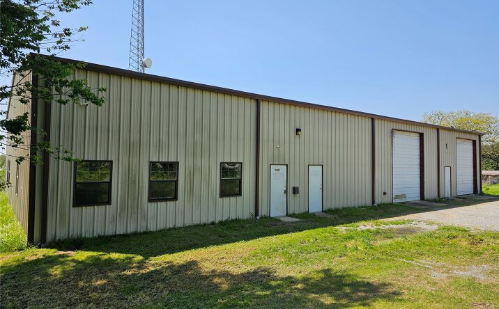 Pictures of Retail, Industrial property located at 2247 W Mockingbird, Durant, OK 74701 for sales - image #1