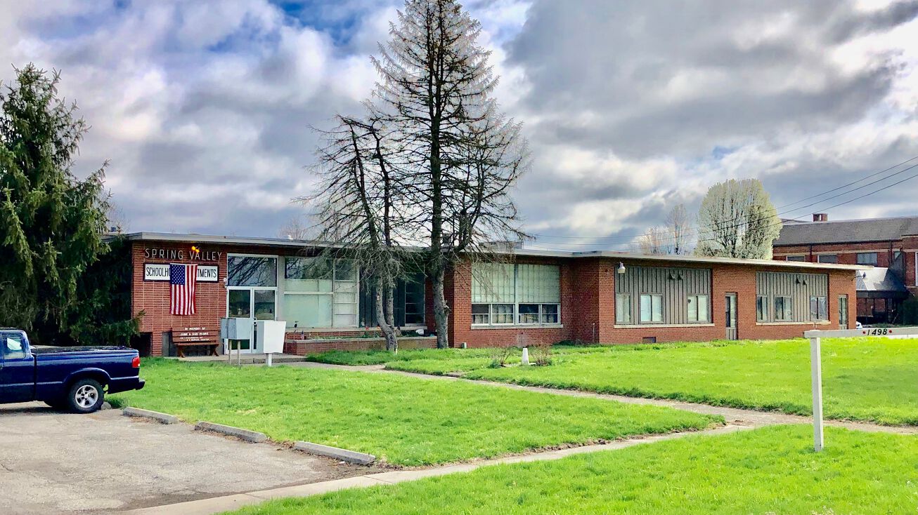 1498 W Spring Valley Paintersville Rd, Spring Valley, OH 45385