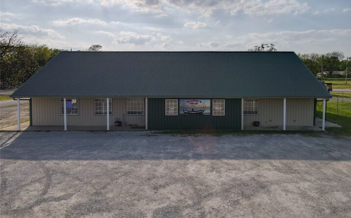 Pictures of Mixed Use, Office, Retail, Industrial property located at 907 S Broadway, Coalgate, OK 74538 for sales - image #1