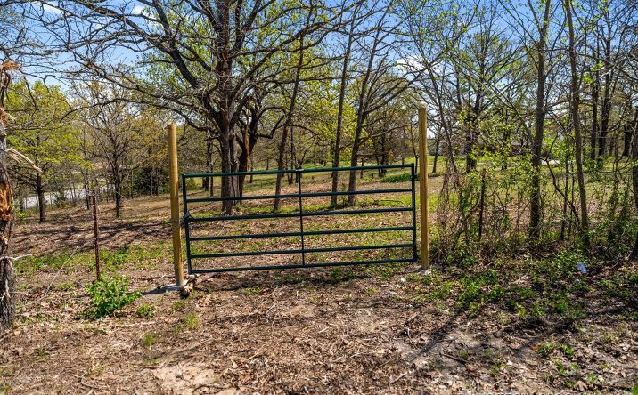 Pictures of Land property located at 1 Hickory Bluff Road, Sapulpa, OK 74067 for sales - image #1