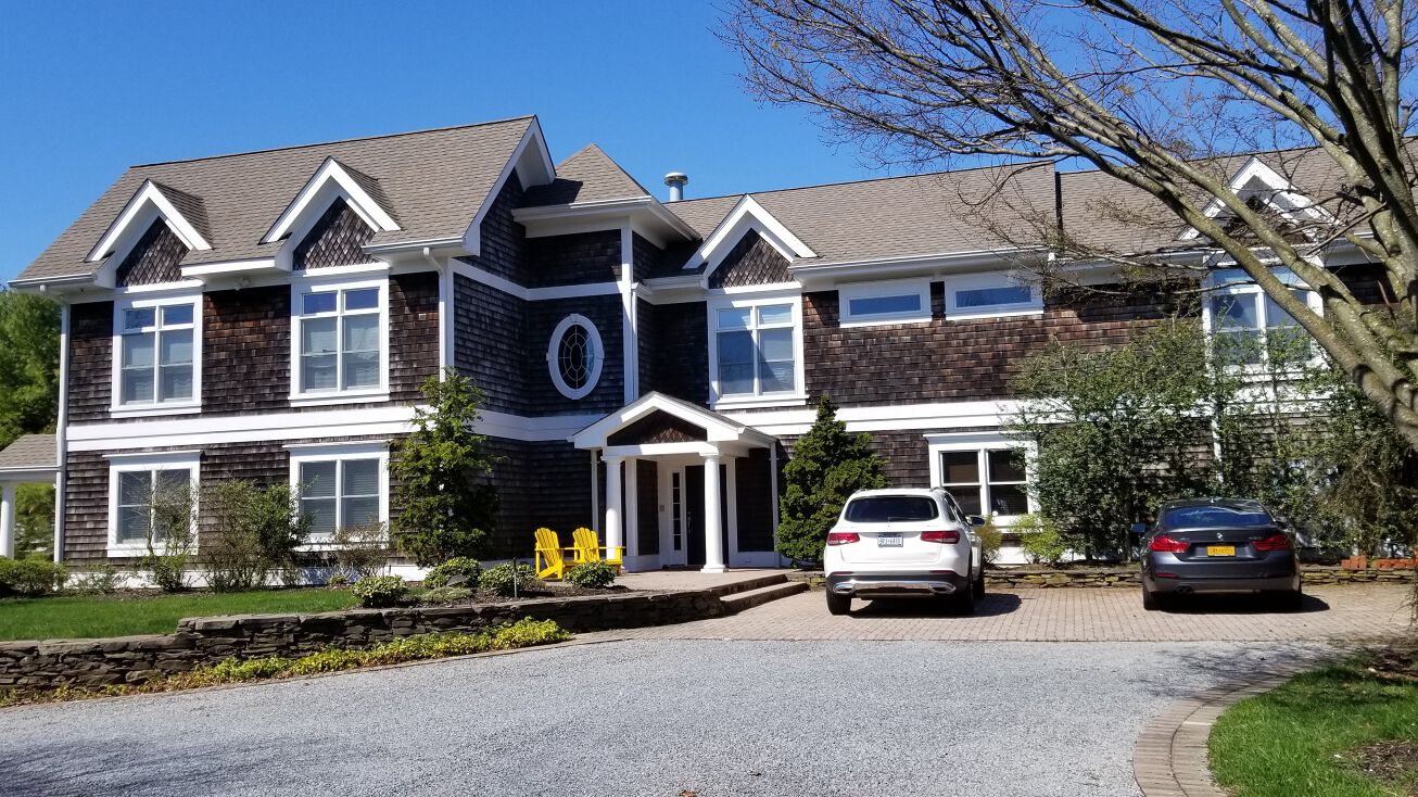 584 Middle Road, Bayport, NY 11705 Mixed Use Property for Sale