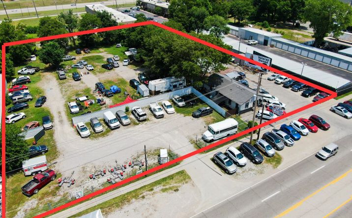 Pictures of Retail property located at 6137 E Admiral Place, Tulsa, OK 74115 for sales - image #1