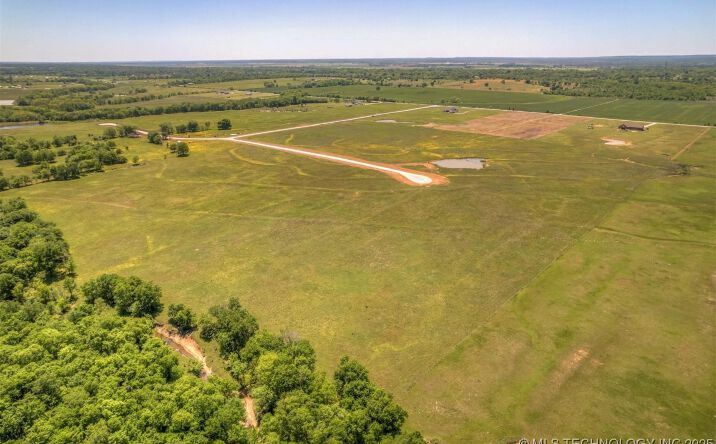 Pictures of Land property located at 18511 S 368th East Avenue, Porter, OK 74454 for sales - image #1