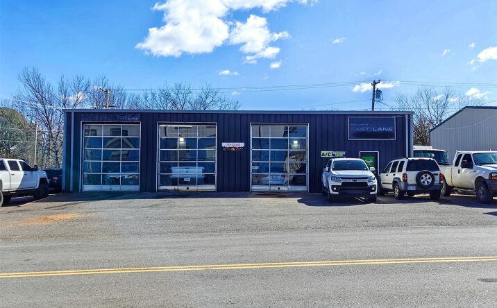 Pictures of Retail property located at 2113 Mahaney Avenue, Tahlequah, OK 74464 for sales - image #1