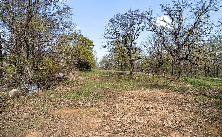Pictures of Land property located at 2 Hickory Bluff, Sapulpa, OK 74066 for sales - image #1