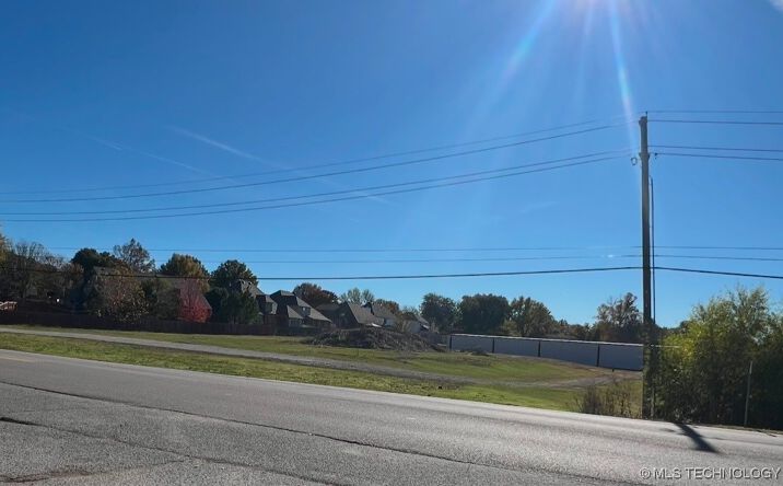 Pictures of Land property located at 425 W Tucson Street S, Broken Arrow, OK 74011 for sales - image #1