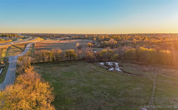 Pictures of Land property located at 15132 N 137th Avenue, Collinsville, OK 74021 for sales - image #1