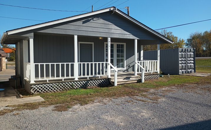 Pictures of Industrial, Office, Retail property located at 10151 S State Highway 51 Highway, Broken Arrow, OK 74014 for sales - image #1