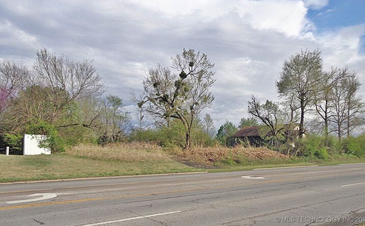 Pictures of Special Purpose property located at 4901 S Muskogee Avenue, Tahlequah, OK 74464 for sales - image #1