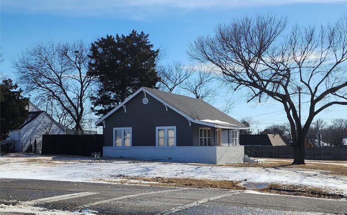 image of property at 101 S BIRCH ST Owasso OK 74055-3101