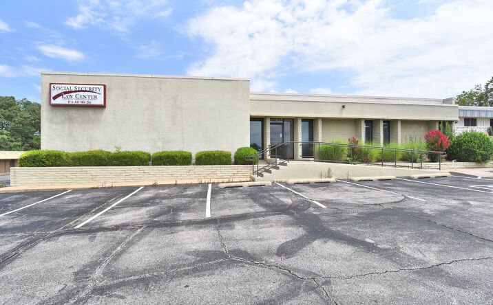 image of property at 2241 E SKELLY DR Tulsa OK 74105-5913