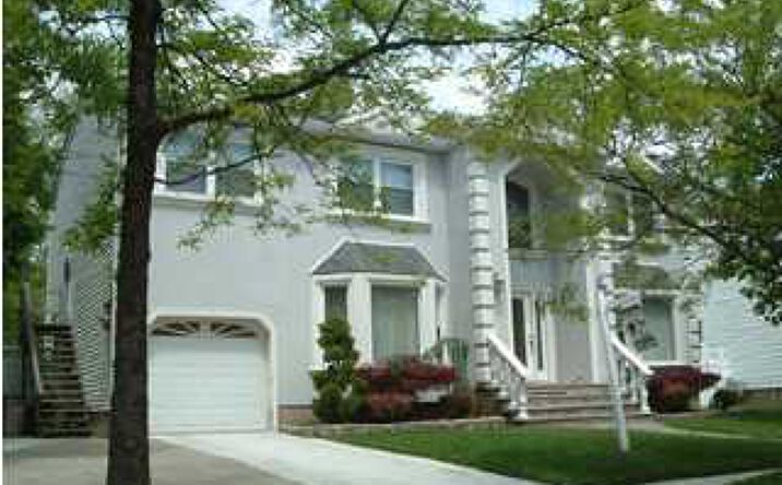 image of property at 65 DOWNES AVE Staten Island NY 10312-4025