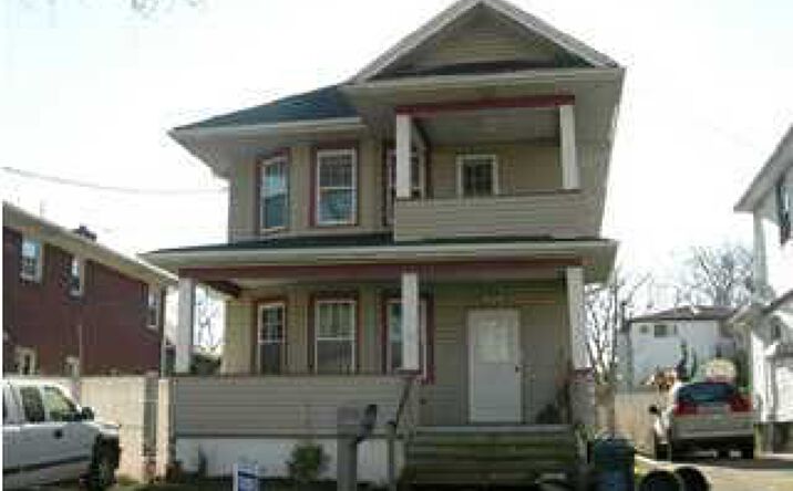image of property at 128 BANCROFT AVE Staten Island NY 10306-3202