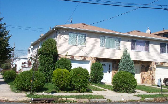 image of property at 335 HETT AVENUE Staten Island NY 10306