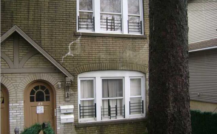 image of property at 43 CHESTER PL Staten Island NY 10304-2109