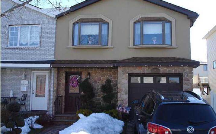 image of property at 81 RENEE PL Staten Island NY 10314-3324
