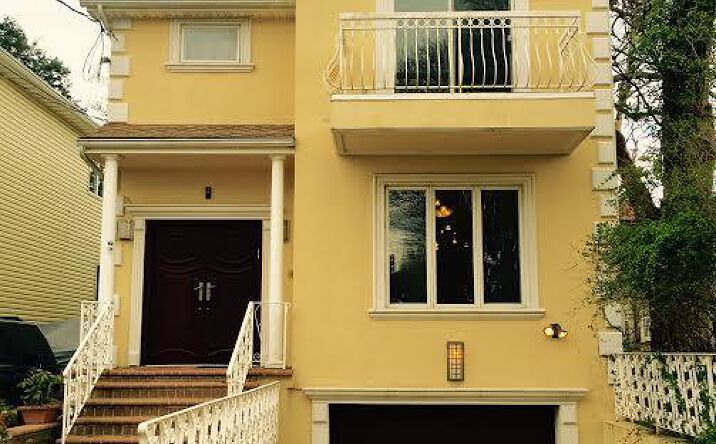 image of property at 2 ANDREASE STREET Staten Island NY 10305