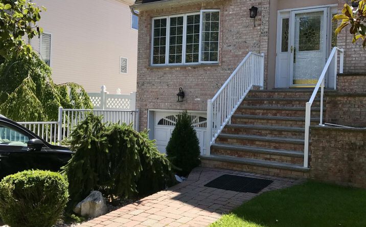 image of property at 446 ENGLEWOOD AVE Staten Island NY 10309-1911