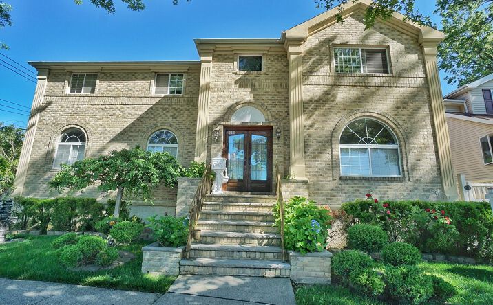 image of property at 111 ABINGDON AVE Staten Island NY 10308-1313