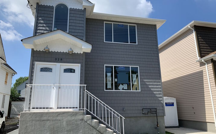 image of property at 328 HILLSIDE AVE Staten Island NY 10304-1813
