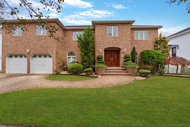 image of property at 245 ASPINWALL ST Staten Island NY 10307-2101