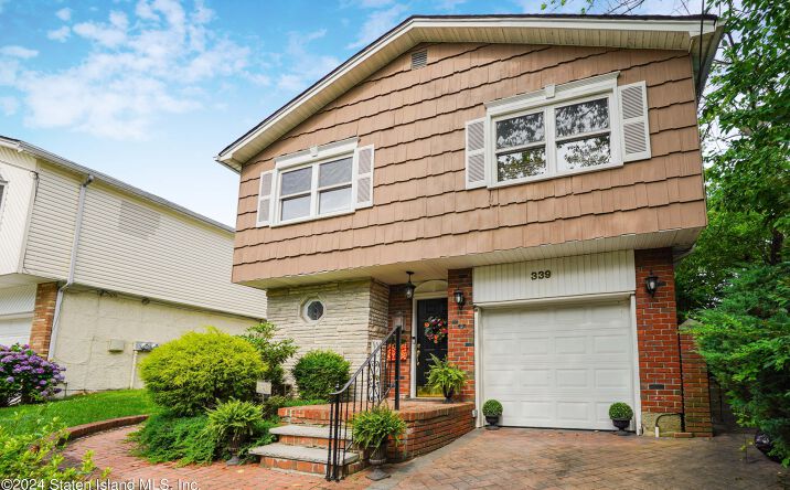 image of property at 339 MOUNTAINVIEW AVE Staten Island NY 10314-5342