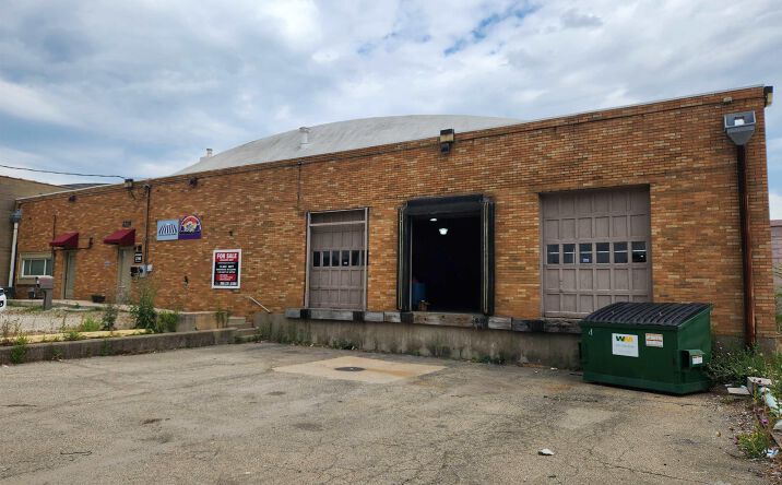 Pictures of Industrial property located at 2706 SW WASHINGTON Street, Peoria, IL 61602 for sales - image #1