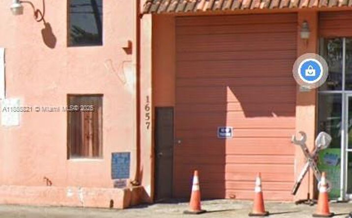 Pictures of Industrial property located at 1657 W 40th St # 6, Hialeah, FL 33012 for sales - image #1