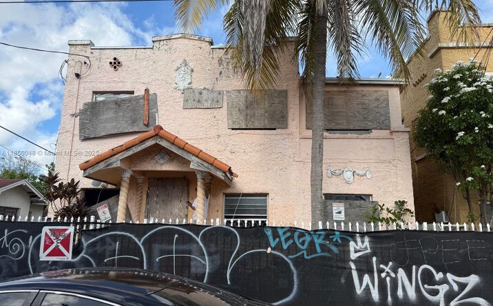 Pictures of Multifamily property located at 329 SW 10th Ave, Miami, FL 33130 for sales - image #1