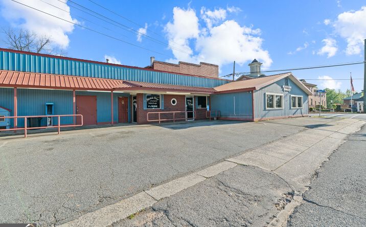 Pictures of Business for Sale, Retail property located at 101 E Main St, Irwinton, GA 31042 for sales - image #1