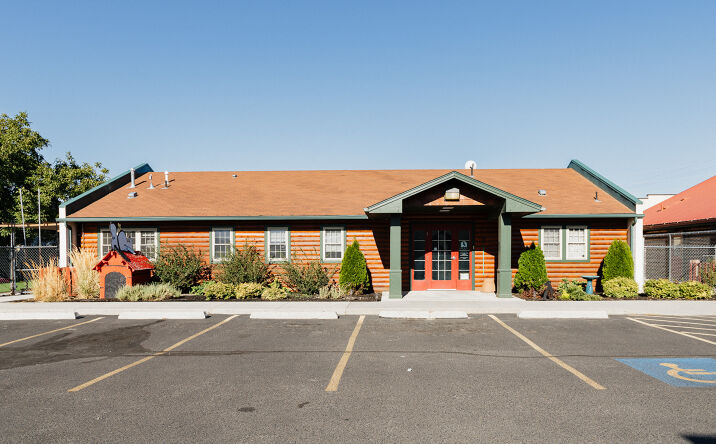 Pictures of Office, Retail property located at 2502 SW 4th Ave, Ontario, OR 97914 for sales - image #1