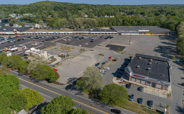 Pictures of Retail property located at 219 - 223 Lincoln Avenue, Haverhill, MA 01830 for sales - image #1