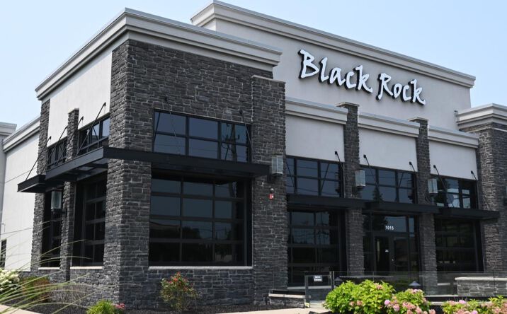 Pictures of Retail property located at 1015 N Irish Road & 1041-1055 N Irish Road, Davison, MI 48423 for sales - image #1