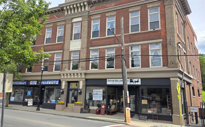 Pictures of Office, Retail property located at 149 - 155 Maple St, Naugatuck, CT 06770 for sales - image #1