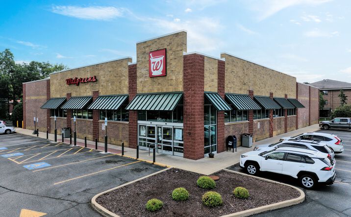 Pictures of Retail property located at 1041 W Main St, Whitewater, WI 53190 for sales - image #1