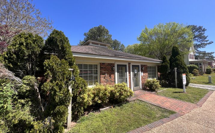 Pictures of Office property located at 6571 Main Street, Gloucester, VA 23061 for sales - image #1